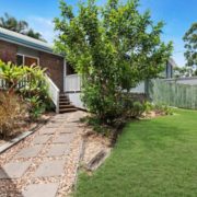 13 Carlton Avenue, Moffat Beach